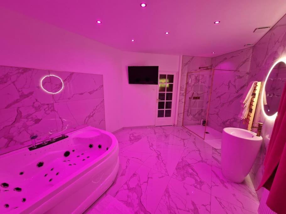 Maison Chic Avec Jacuzzi Nogent Sur Oise Yaospa60 Екстер'єр фото