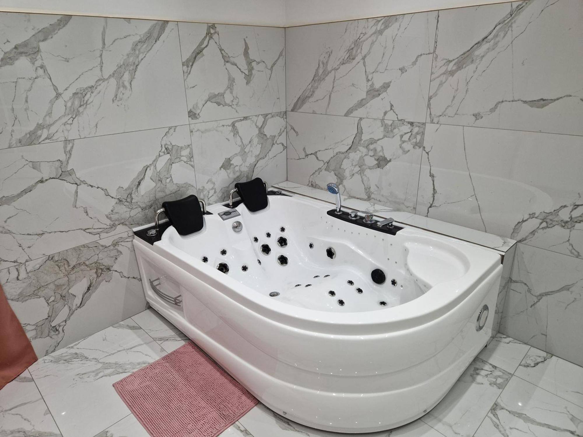 Maison Chic Avec Jacuzzi Nogent Sur Oise Yaospa60 Екстер'єр фото